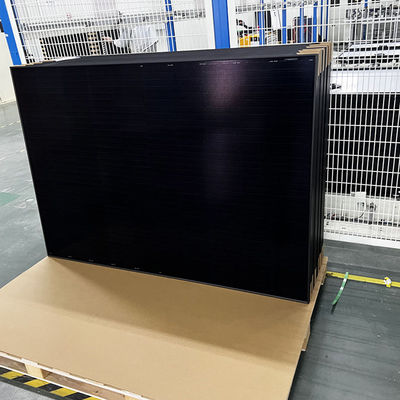 Système de stockage de l'énergie des panneaux solaires au silicium monocristallin de 450W 550W 650W