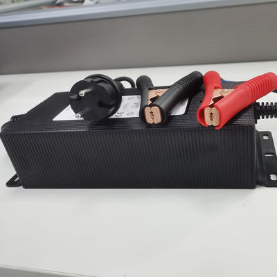 12V 14.4V 14.6V 29.2V 10A Accessoires de batterie au lithium 4S Lifepo4 Chargeur de batterie