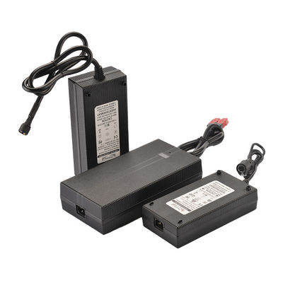 Accès à la batterie au lithium Lifepo4 12.6V 14.6V 42V 48V Chargeur pour drone et vélo